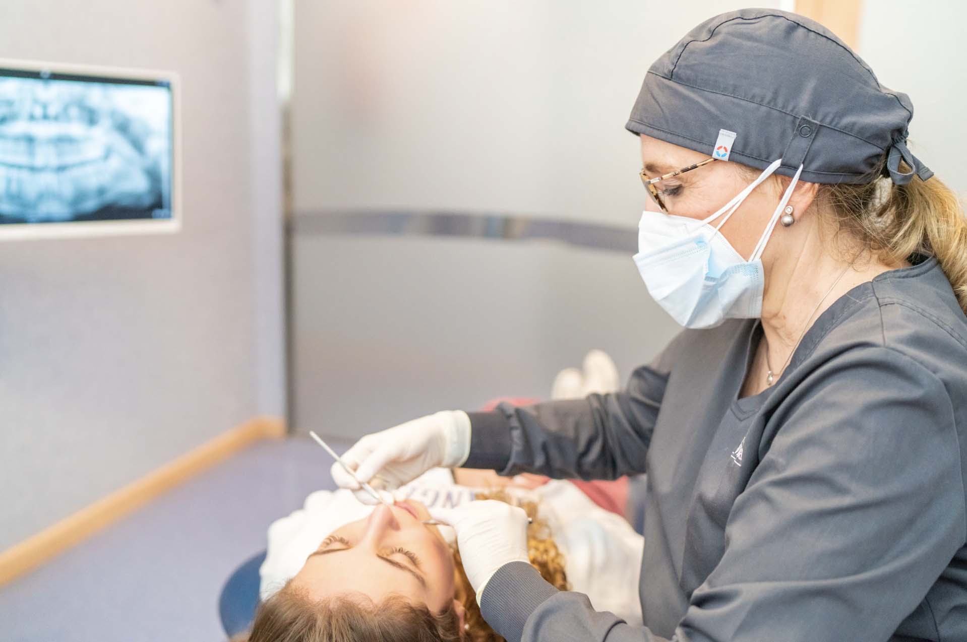 tratamiento bucodental adecuado en clinica vallcorba | inflamacion de encias