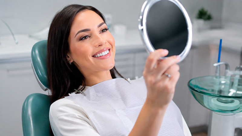 blanqueamiento dental y carillas dentales post-implante | cuanto dura un implante dental