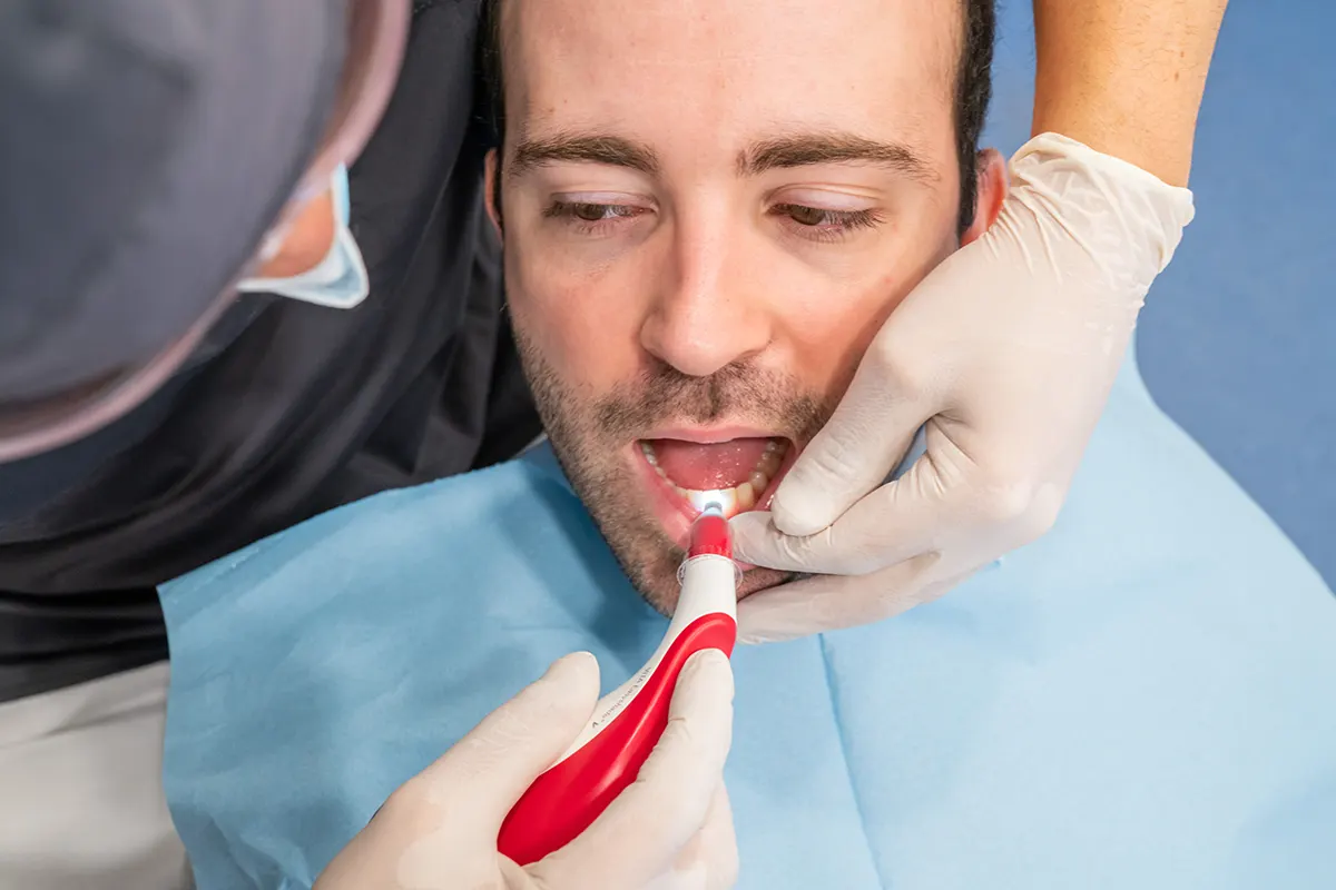 Tratamiento de implantes dentales